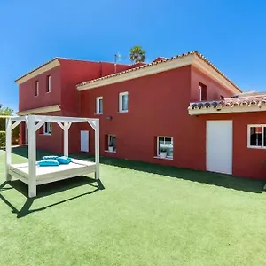 https://ohana-luxury-villa.hotelsinnerja.org